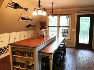 Farmhouse in a Peaceful Paradise with Huge Hot tub - Gainesville - 7
