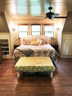 Farmhouse in a Peaceful Paradise with Huge Hot tub - Gainesville - 1