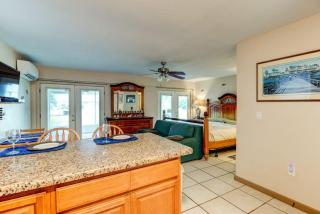 Good Old Days Cottage King Bed Pet Friendly - Daytona Beach - 7