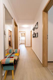 Pentha Apt - Stylish and Spacious 2-Bedroom Apartment near Coresi Mall - Braşov - 5