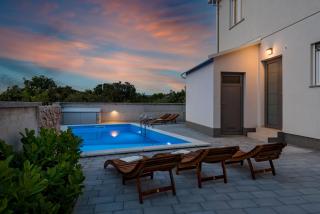 Holiday house Mareta - outdoor swimming pool, 4 bedrooms, WIFI - Jadrija - 8