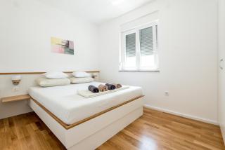 Holiday house Mareta - outdoor swimming pool, 4 bedrooms, WIFI - Jadrija - 1