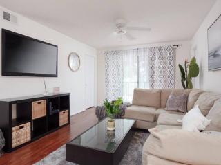 Spacious Condo Mins to Shands, University, & DOWNTOWN! - Gainesville - 6