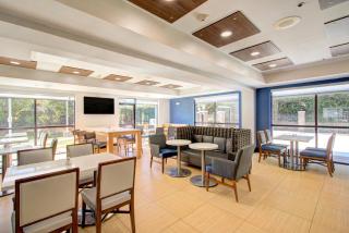 Holiday Inn Express & Suites Charlotte-Concord-I-85 by IHG - Concord - 1