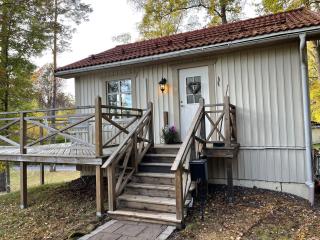 Cozy cabin, neighbour to lake & national park - Tyresö - 9