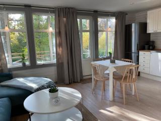 Cozy cabin, neighbour to lake & national park - Tyresö - 5
