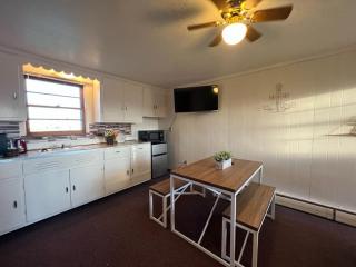 Whetstone Bay Lodge - - 1