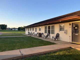 Whetstone Bay Lodge - - 8