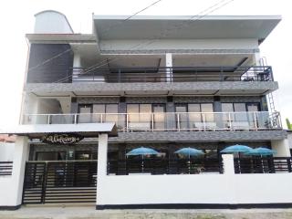 Strangers Inn&Bar - 8