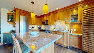 3BR in Blackcomb Greens, Wood Burning Fireplace, Complex Hot Tub, Parking, Mountain Views - 7