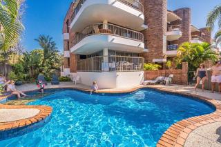 Surf Haven opposite Clarkes Beach pool walk to CBD - 8