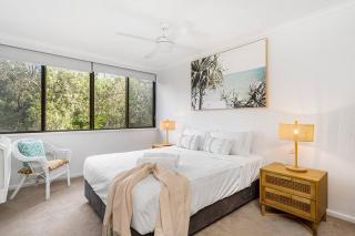 Castaway opposite Clarkes Beach - 9