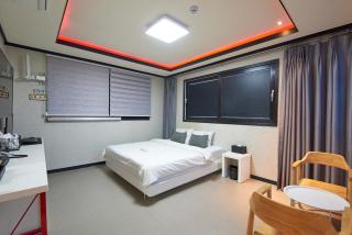 Hotel Danube Seomyeon - 0