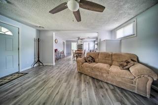 Spacious Geneva House Less Than 5 Mi to The Strip! - Geneva - 7