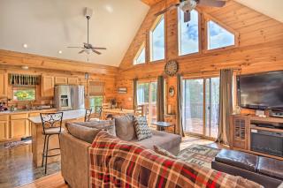 Grand Windham Retreat with Fire Pit and Game Room - Windham - 7