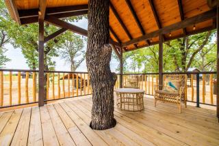 The Sparrow Treehouse 15 MIN to Magnolia Baylor - - 6