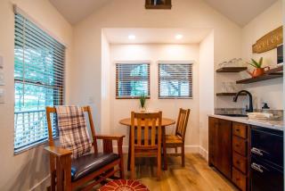 The Sparrow Treehouse 15 MIN to Magnolia Baylor - - 4