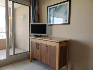 CAP HERMES Vue PORT T2 40m2 climatise 4 personnes - 1