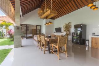 Charming 3 Bedrooms Villa Beach Walking Distance - Seminyak - 8