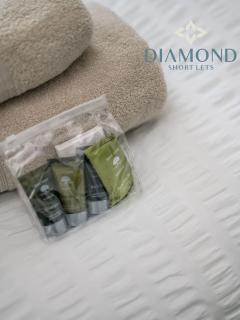 Brand New Luxury 3 Bedroom 2 Bathrooms with Patio with Secure Parking - Dundee - 7