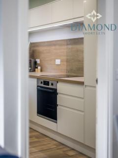Brand New Luxury 3 Bedroom 2 Bathrooms with Patio with Secure Parking - Dundee - 8