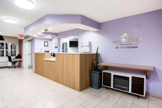 Microtel Inn & Suites by Wyndham Southern Pines Pinehurst - 6