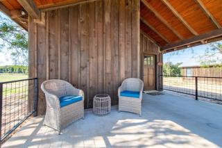 The Barn Swallow Cabin 15MIN to Magnolia Baylor - - 8