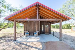 The Barn Swallow Cabin 15MIN to Magnolia Baylor - - 7