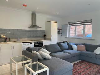 Fully Detached Studio Annexe with King Bed for 2 & Sofa Bed for 2 - 2