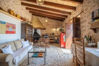 CAN PULIT - finca romántica para 2 con piscina y vistas en Selva Mallorca - El Port de la Selva - 3