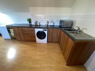 Modern Spacious Flat In Ipswich - Sleeps 6 - Parking - 6