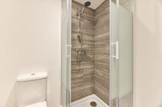 Maddison House, Beautiful new renovated 5bed house - 8