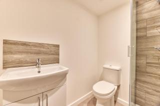 Maddison House, Beautiful new renovated 5bed house - 6