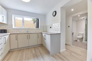 Maddison House, Beautiful new renovated 5bed house - 4