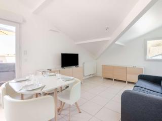 Appartement moderne à Hendaye, 400m de la plage, terrasse, parking et WiFi inclus - FR-1-2-371 - Hendaye - 8