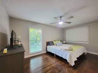 Refreshed!! Private 4BRMs 2 Bath - 2 King Beds!! - 9