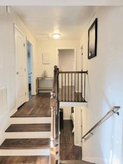 Refreshed!! Private 4BRMs 2 Bath - 2 King Beds!! - 4