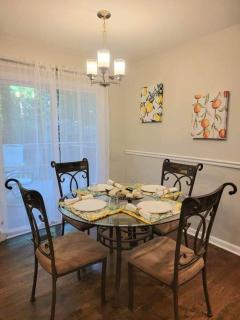 Refreshed!! Private 4BRMs 2 Bath - 2 King Beds!! - 2