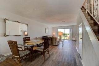 Yellow Sunshine Oceanfront Townhouse, Private Balcony - Ponce Inlet - 8