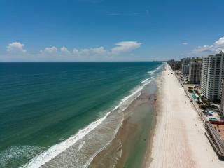 Beachfront 4 Bedroom 4 Bath with Huge Deck Wifi - Daytona Beach - 0