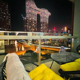Luxurious Apartment 1BR Opp Burj Khalifa - Dubai - 0