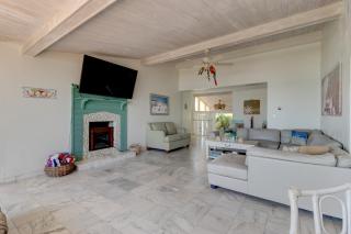 Beachfront 4 Bedroom 4 Bath with Huge Deck Wifi - 5