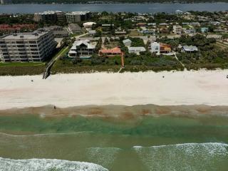 Beachfront 4 Bedroom 4 Bath with Huge Deck Wifi - 4