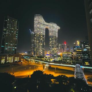 Luxurious Apartment 1BR Opp Burj Khalifa - Dubai - 9