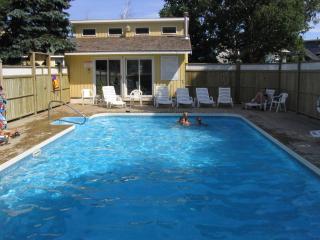 Shining Waters Country Inn - Cavendish - 1