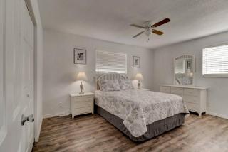 Coquina Cabana with fenced yard and adorable decor - South Daytona - 5