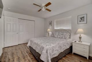 Coquina Cabana with fenced yard and adorable decor - South Daytona - 4