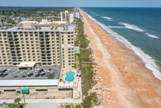 Cozy Ocean Condo with Pool Small Dog Friendly - Ormond Beach - 9