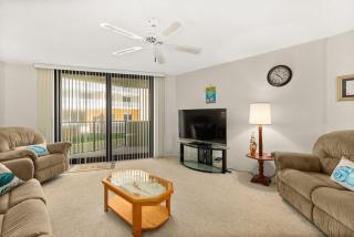 Cozy Ocean Condo with Pool Small Dog Friendly - Ormond Beach - 7
