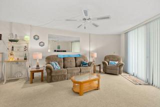 Cozy Ocean Condo with Pool Small Dog Friendly - Ormond Beach - 5
